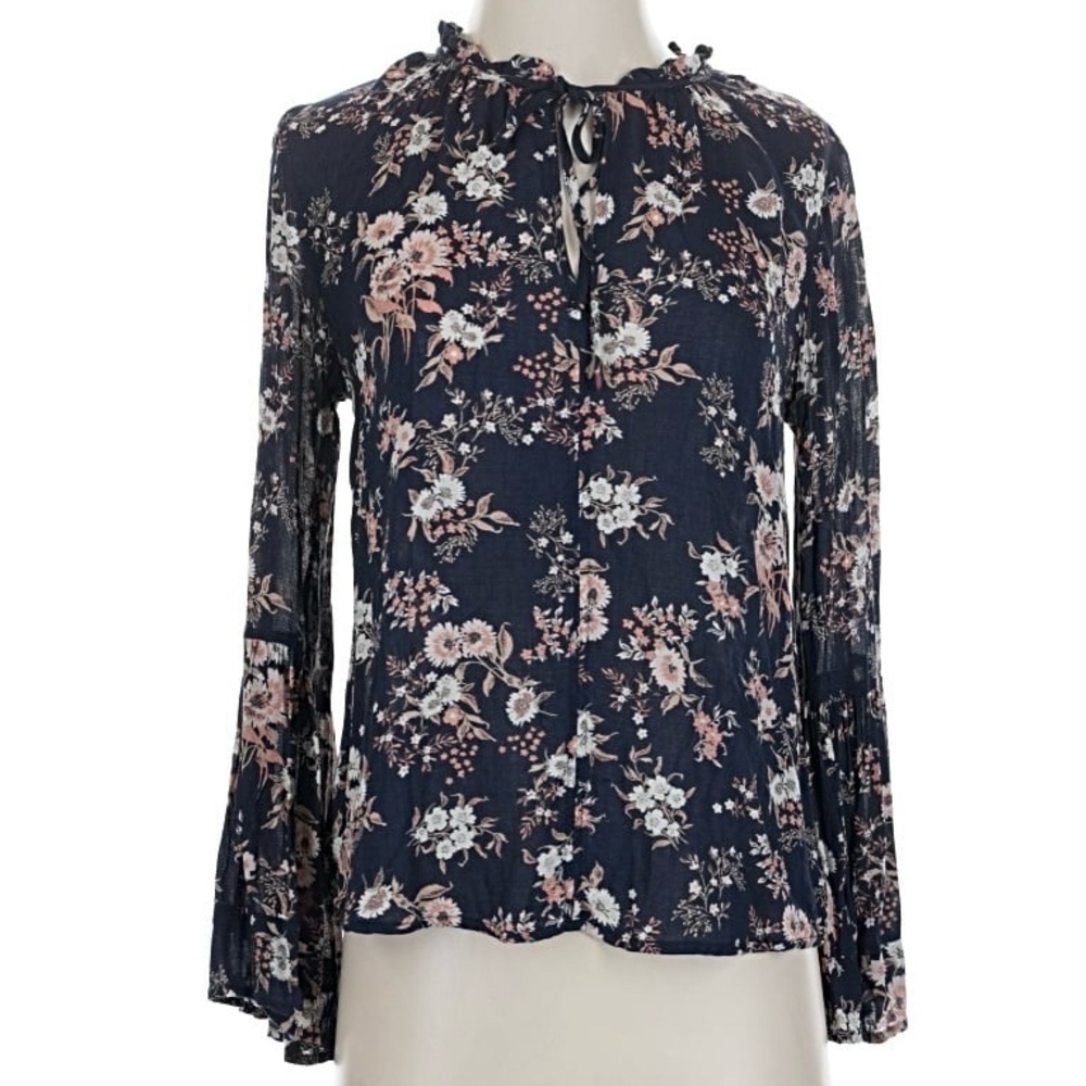 • lucky brand romantic flare sleeve floral blouse •